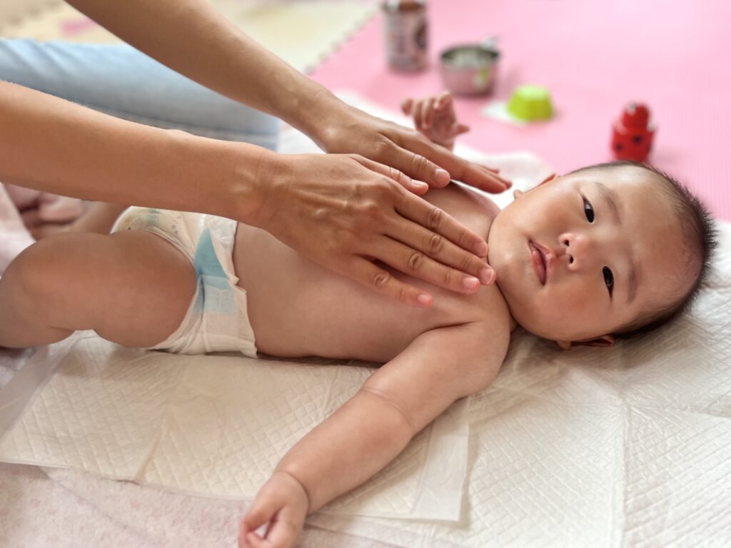 逗子駅近くの八尾産婦人科のベビーマッサージ
